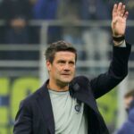 Esonero Chivu saluta