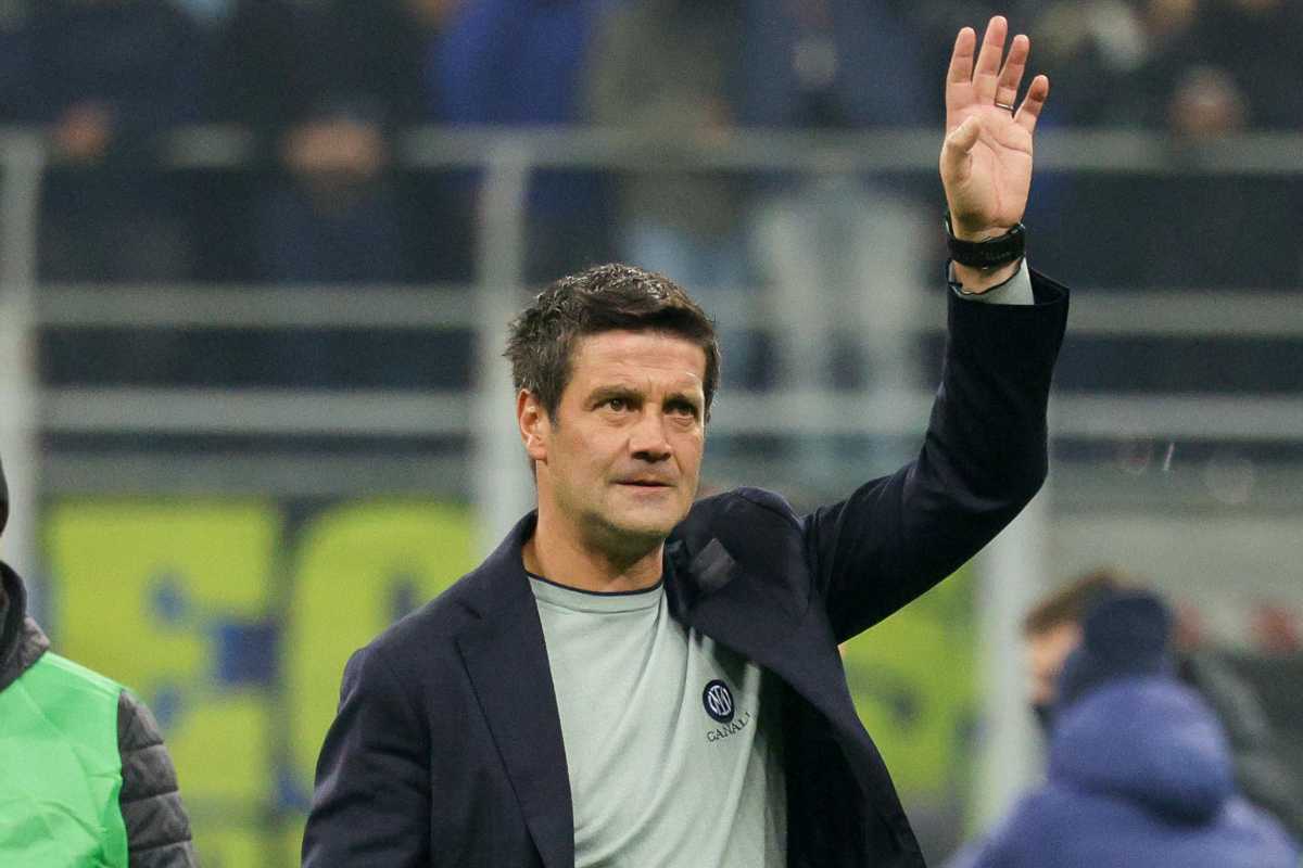 Esonero Chivu saluta