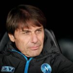 Antonio Conte pensieroso