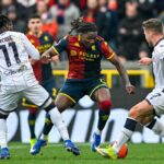 Jonathan Rowe e Ciro Immobile contrastano Norton-Cuffy