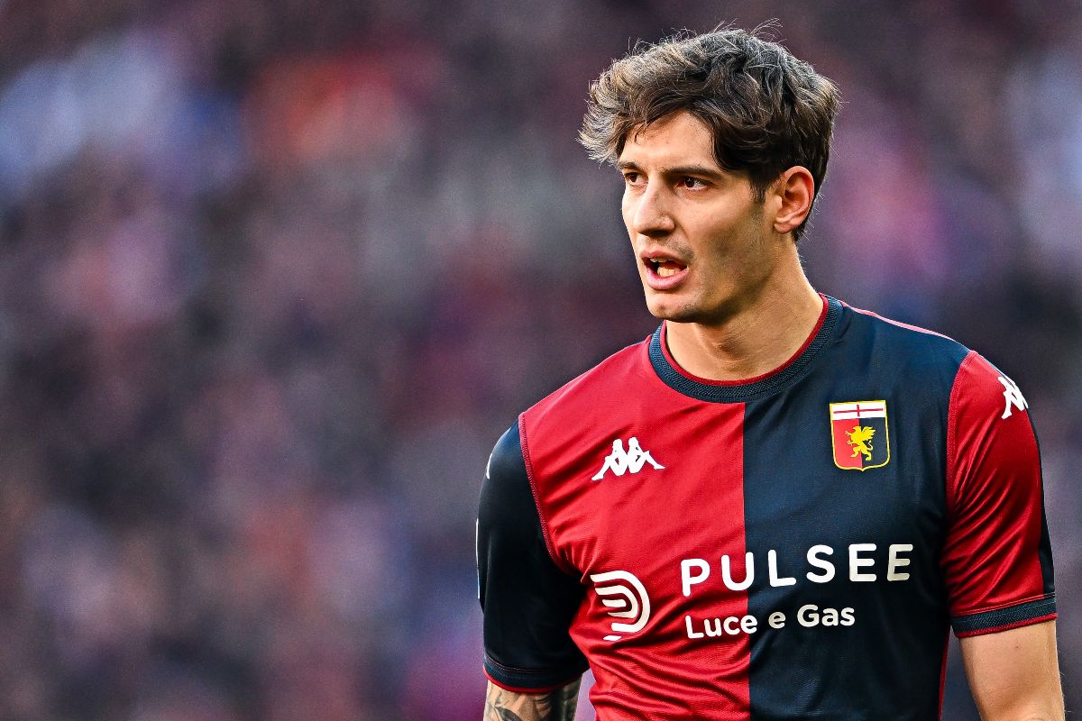 jene-stephaniuk-lkmGeyLItrw-unsplash-ls Zanoli con la maglia del Genoa