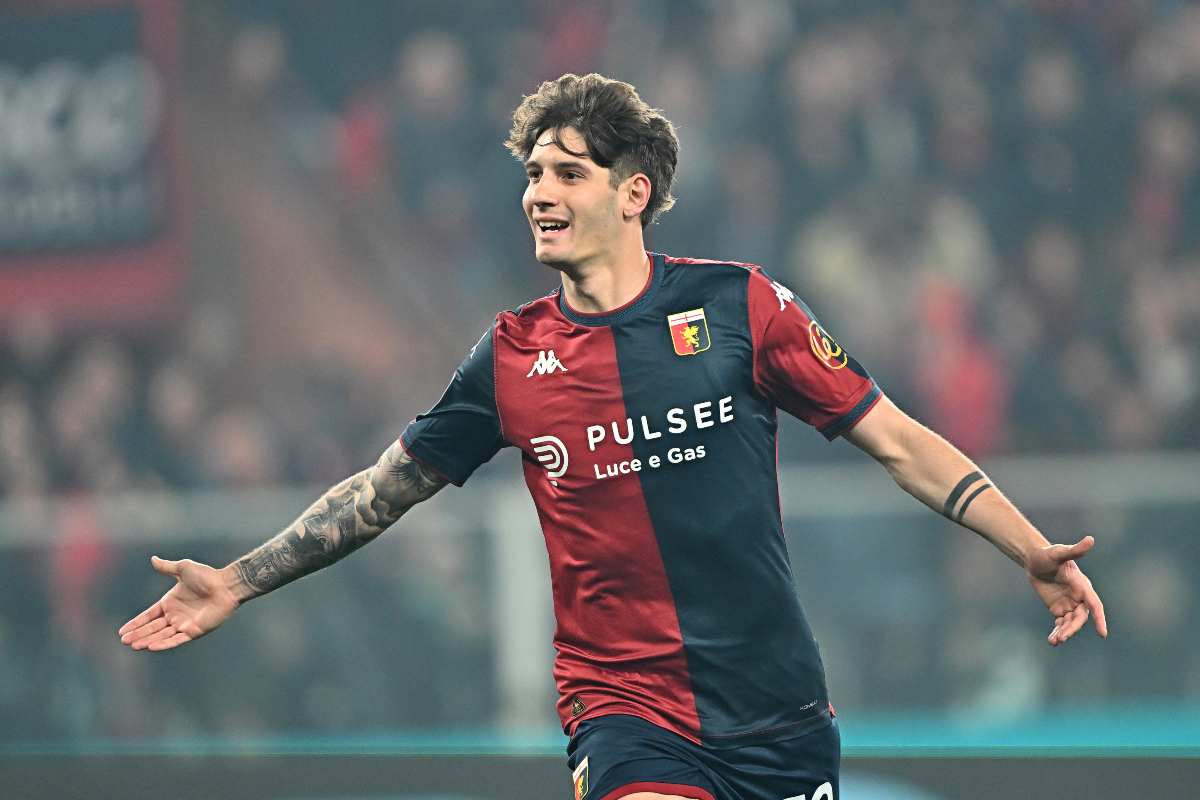 Alessandro Zanoli con la maglia del Genoa