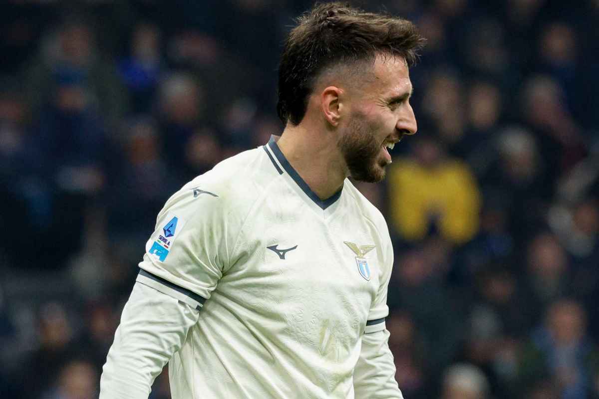 Mario Gila in primo piano