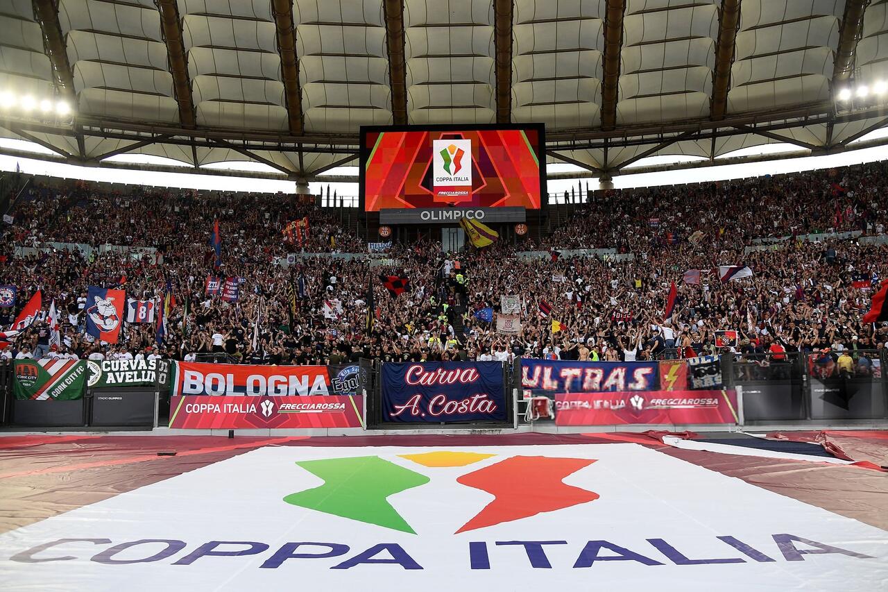 I tifosi del Bologna prima della finale di Coppa Italia
