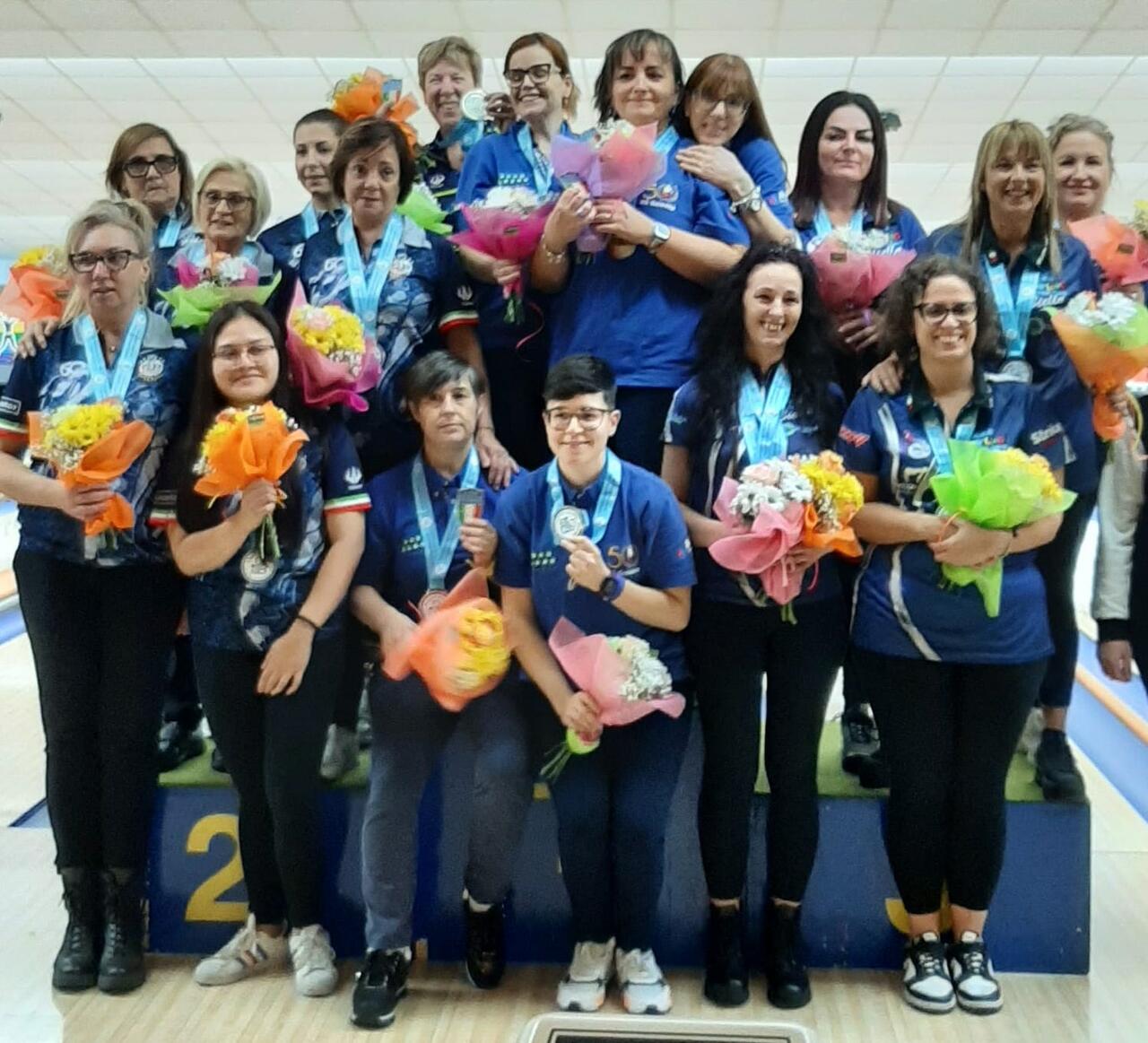 Rita Angelini, Sofia Salinas, Fabiana Baraldi, Monica Bagnolini e in basso da sx Anna Cionna ed Elisa Primavera