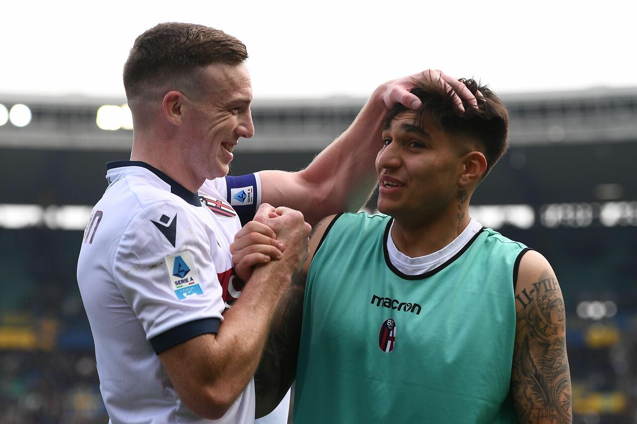 Lewis Ferguson e Santiago Castro Photo by Alessandro Sabattini/Getty Images Via OneFootball)