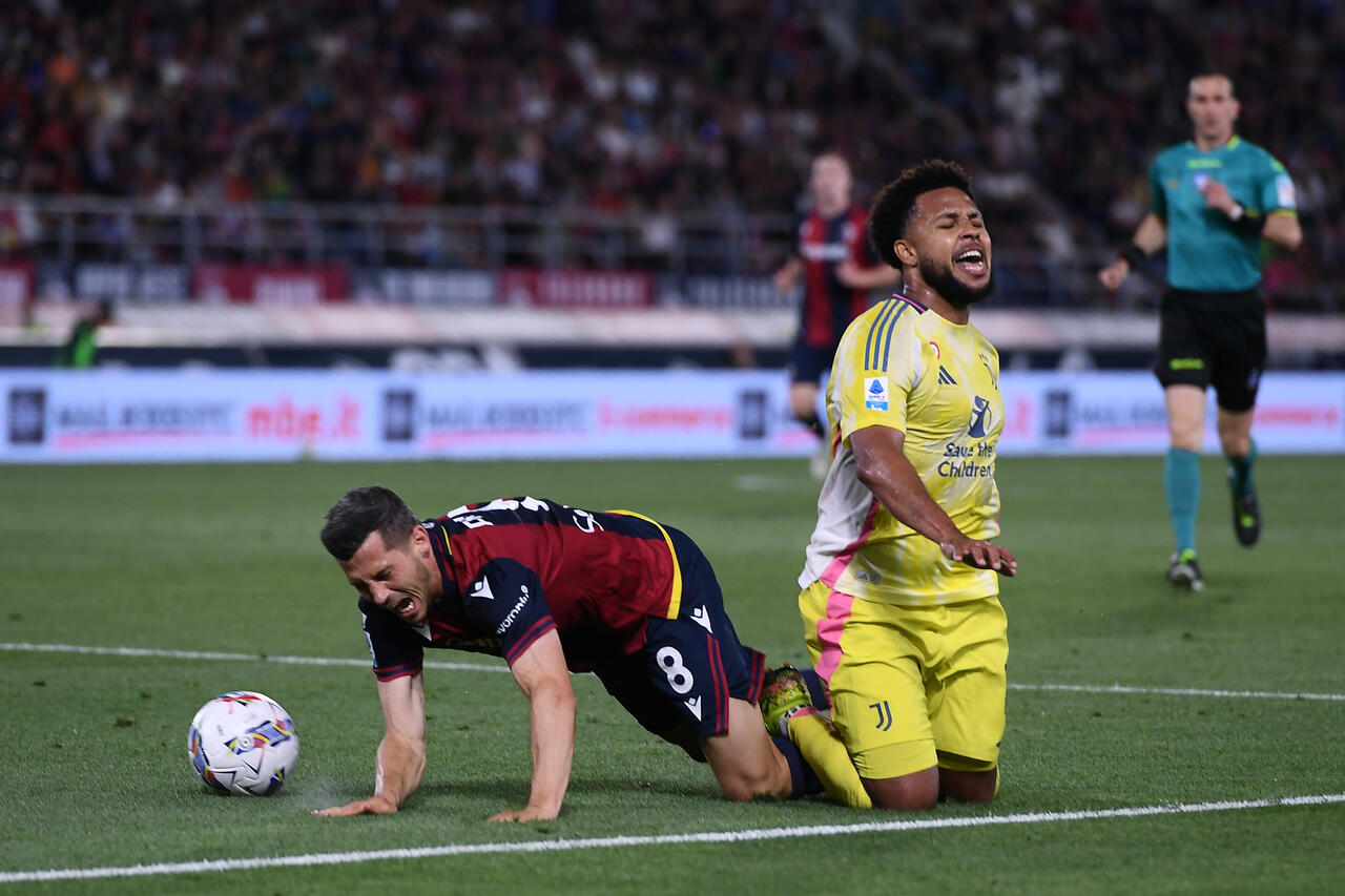 Remo Freuler e Weston McKennie a contatto (Photo by Alessandro Sabattini/Getty Images Via OneFootball)