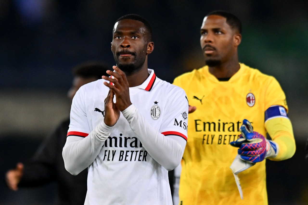 Tomori insieme a Maignan