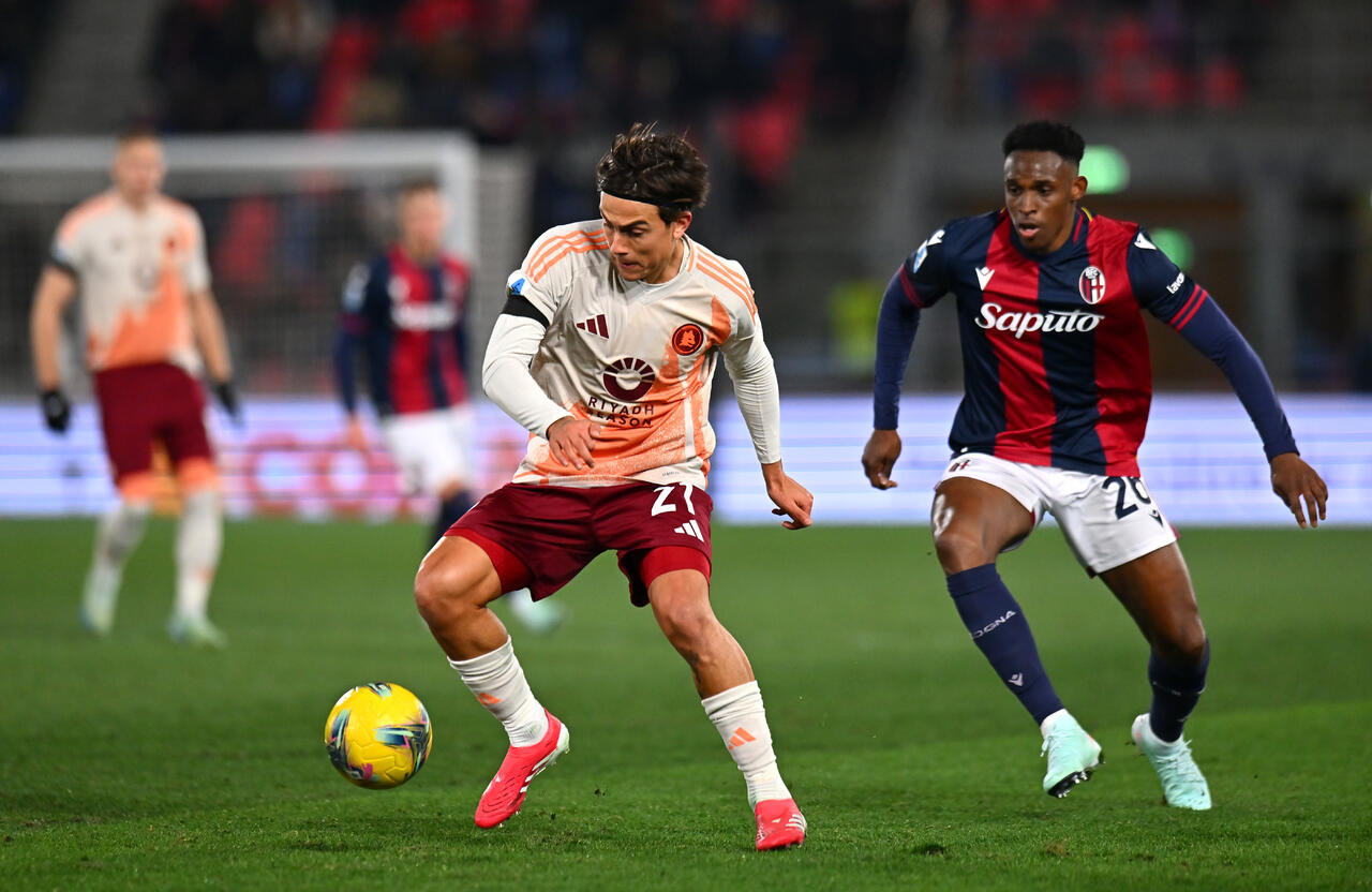 Paulo Dybala e Jhon Lucumí