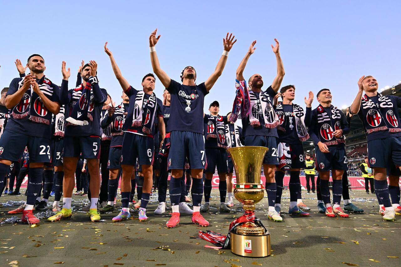 Il Bologna festeggia la Coppa Italia