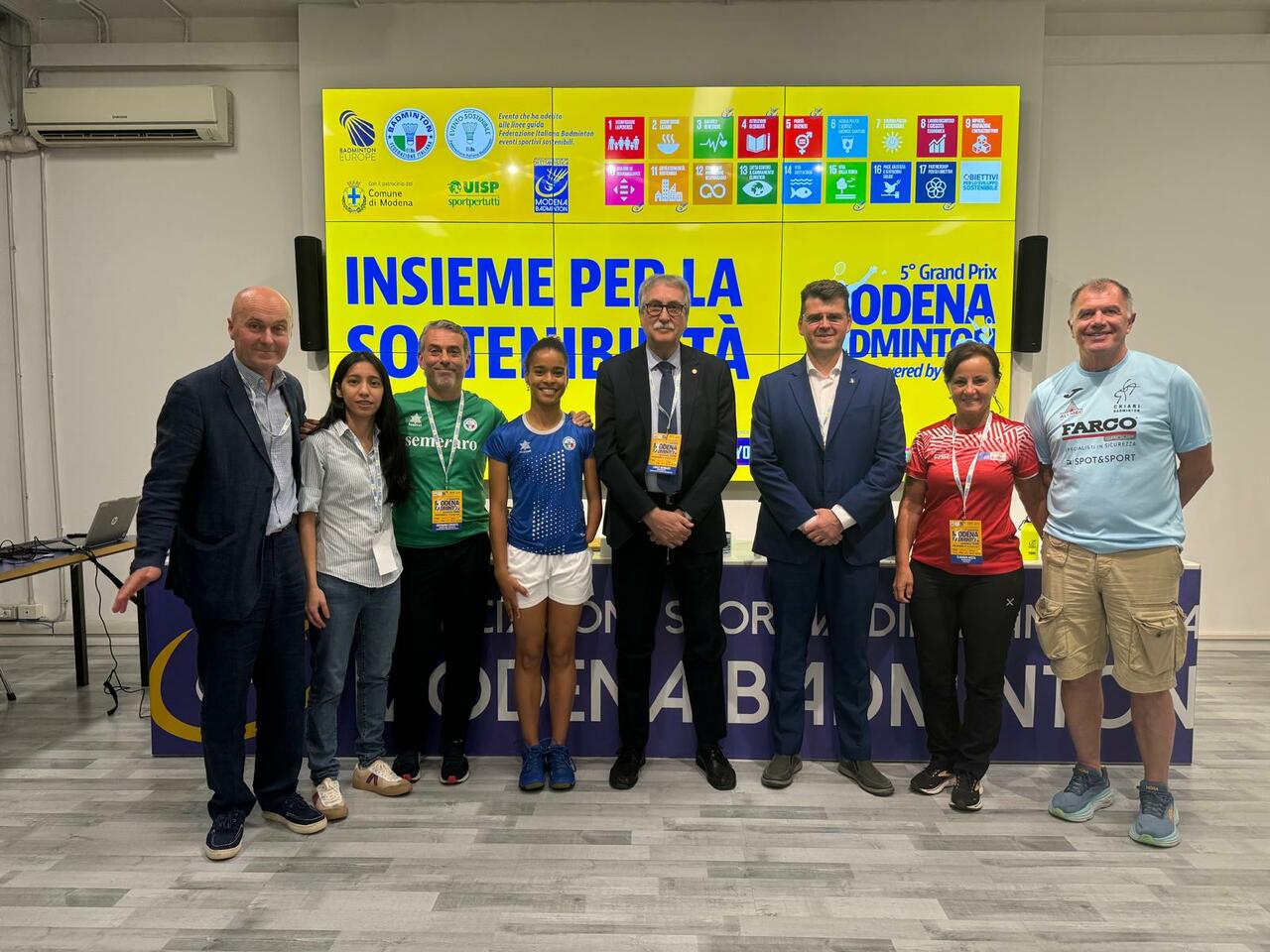 Foto FIBa con Sven Serrè e Di Marco