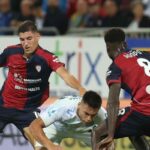 Cagliari in campo contro l'Inter