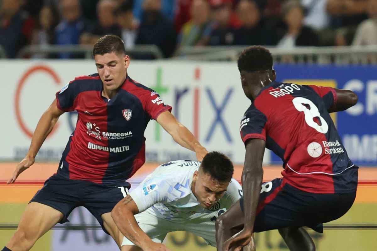 Cagliari in campo contro l'Inter