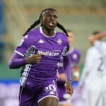 Moise Kean in campo con la Fiorentina