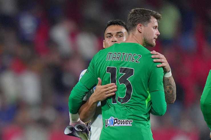 Martinez abbraccia Lautaro