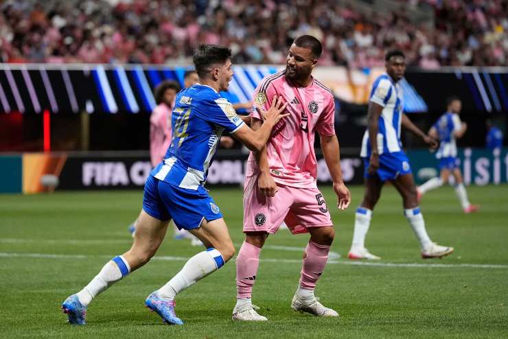 Moura in azione
