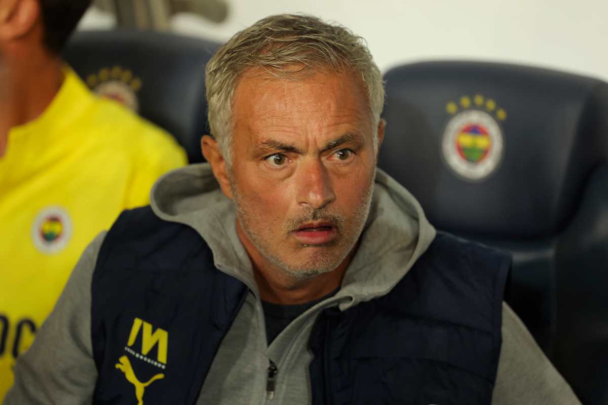 Scossone in panchina: Mourinho nuovo allenatore