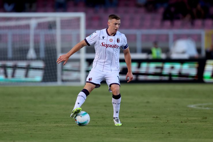 Lewis Ferguson con la maglia del Bologna